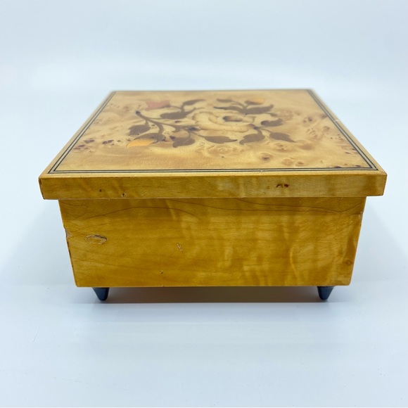 Beautiful Italian Burl Wood Floral Inlay House Of Goebel Strangers In The Night - Picture 3 of 16